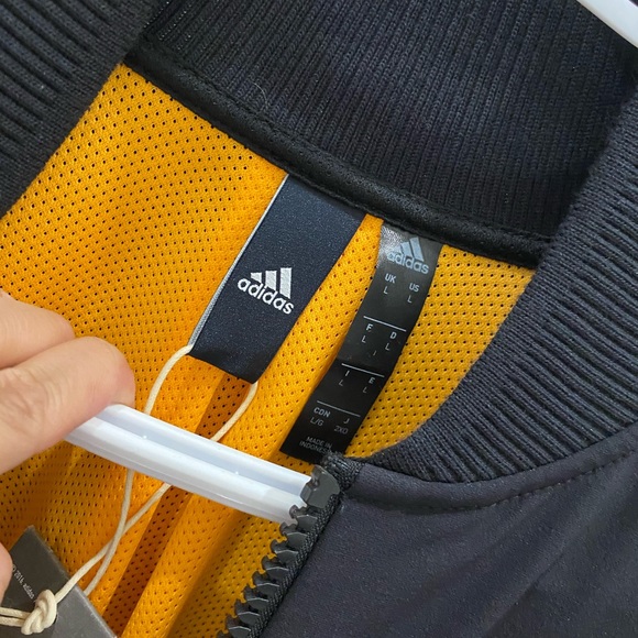 ADIDAS VCRT BOMBER JACKET (BRAND NEW) - Picture 4 of 9